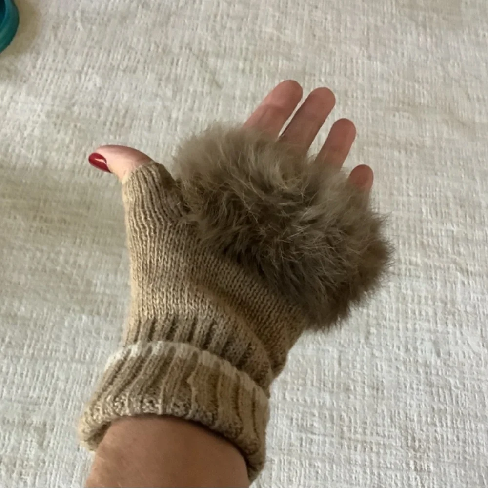 NWT Fingerless Gloves with Rex Trim